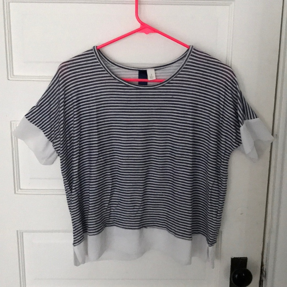 Striped t-shirt with white detailing